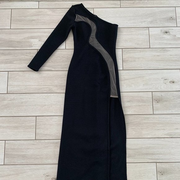 Black Evening Gown - Picture 2 of 3